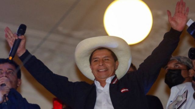 Pedro Castillo tiene ocho días para preparar traspaso de poderes y asumir la Presidencia en Perú