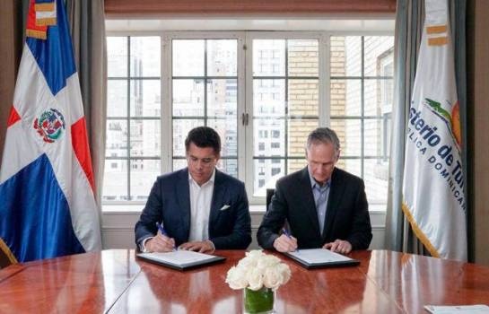 Ministro de Turismo firma acuerdos con líneas aéreas y tour operadores en Estados Unidos