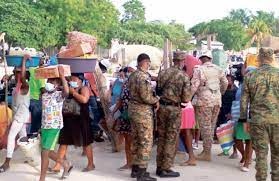 CESFRONT obligan haitianos a usar mascarillas en mercado