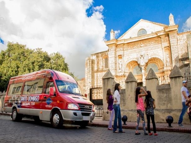 ¡A conocer la ciudad de Santo Domingo a bordo de un autobús!