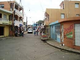 Tres muertos y 10 heridos es el saldo de balacera entre sábado y domingo por drogas en Villa Duarte
