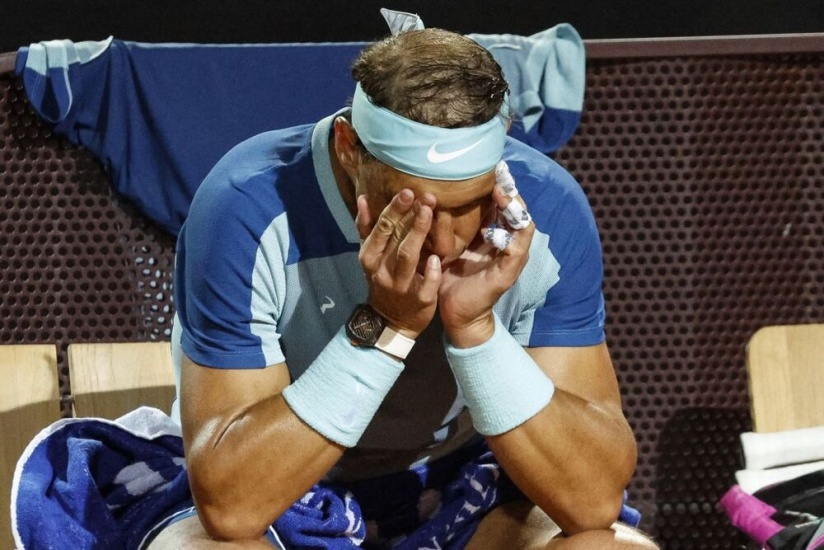 Rafael Nadal cae en Italia tras padecer con lesión en un pie