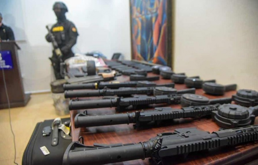 Fscal titular de Santiago dice armas y municiones ocupadas constituyen una amenaza para la seguridad.