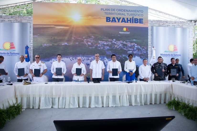 Abinader inicia Plan de Reordenamiento Territorial Turístico de Bayahíbe