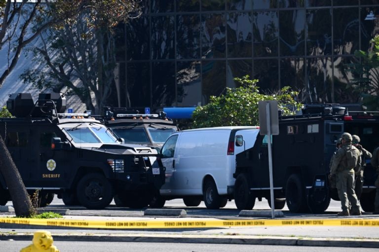 El sospechoso de un tiroteo masivo en EE.UU. se disparó mientras la Policía acorralaba su furgoneta