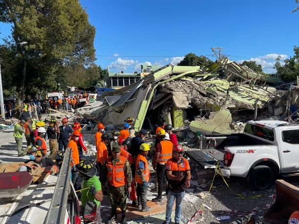 Ministerio Público de La Vega prohíbe a empresa R&S Multimuebles alterar escombros del derrumbe