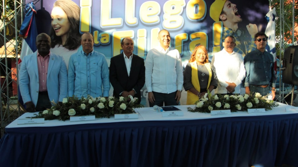 Wind Telecom y el Indotel inician proyecto de fibra óptica en Villa Gautier, San Pedro de Macorís