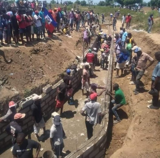 De acuerdo a Le Nouvelliste, haitianos que construyen canal dicen prefieren morir antes que paralizar la obra