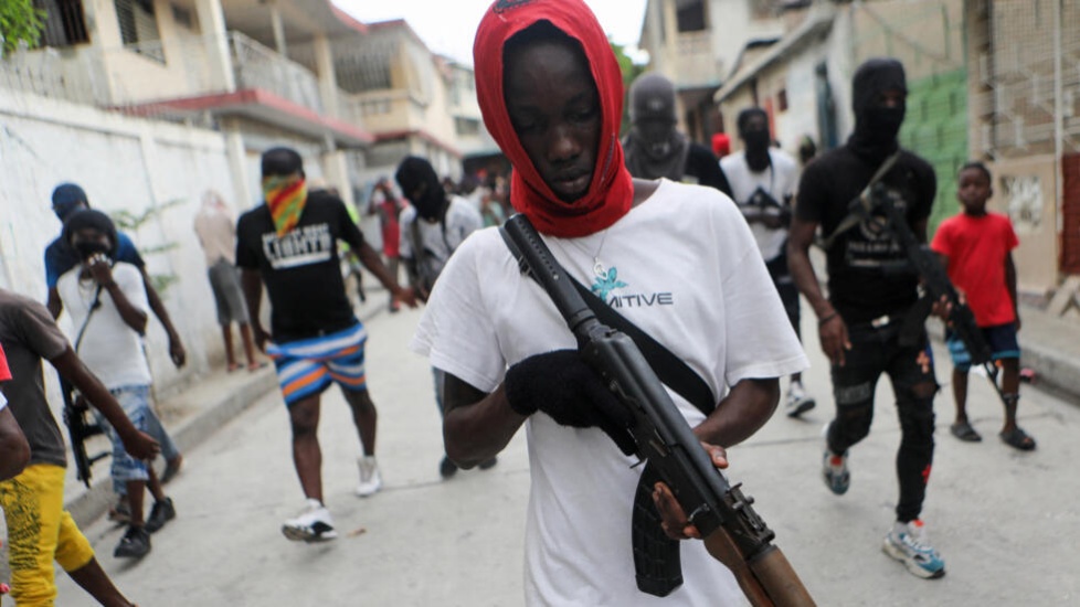 Haití atraviesa una aguda crisis política, económica y social; miles huyen de la guerra entre bandas