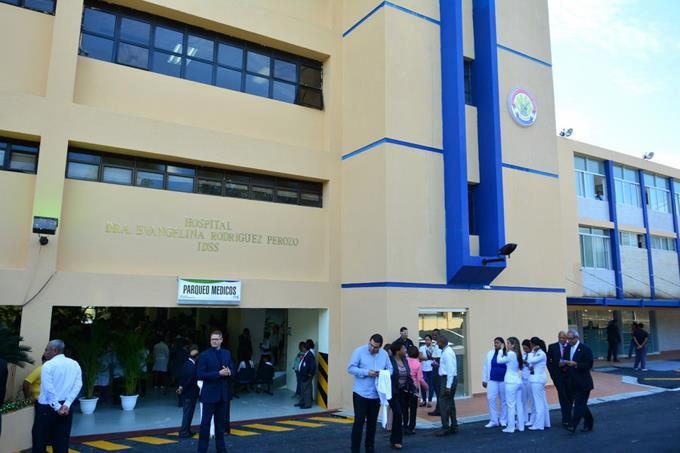 Abinader inauguró el remozado Hospital Materno doctora Evangelina Rodríguez, antiguo Hospital de la Mujer