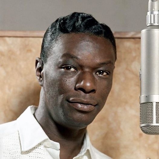 Nat King Cole, el exitoso cantante afroamericano discriminado por ambos ...