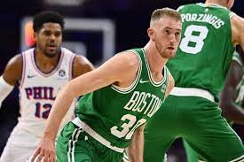 Sam Hauser implacable encesta 10 triples en triunfo de Celtics sobre Wizards