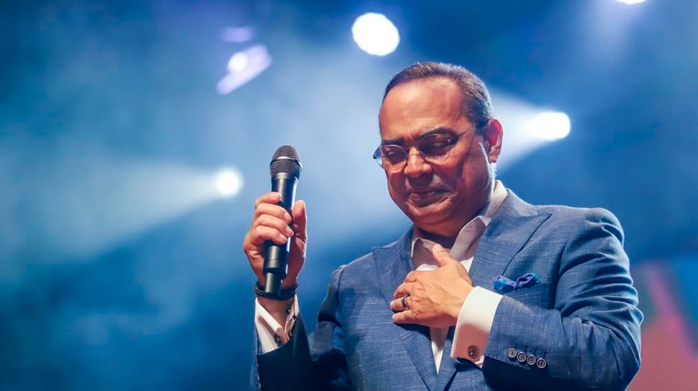 Gilberto Santa Rosa dice "La gente va muy rápido y no se saborea la música".