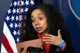 "Yo amo a Joe Biden. Le beso los pies", la dominicana Julissa Reynoso sobre el presidente de EEUU