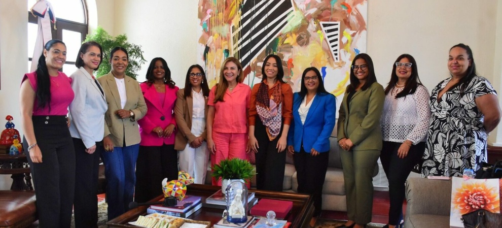 Celebran segunda edición del Foro de Mujeres Periodistas Dominicanas, comparten experiencias, desafíos y retos