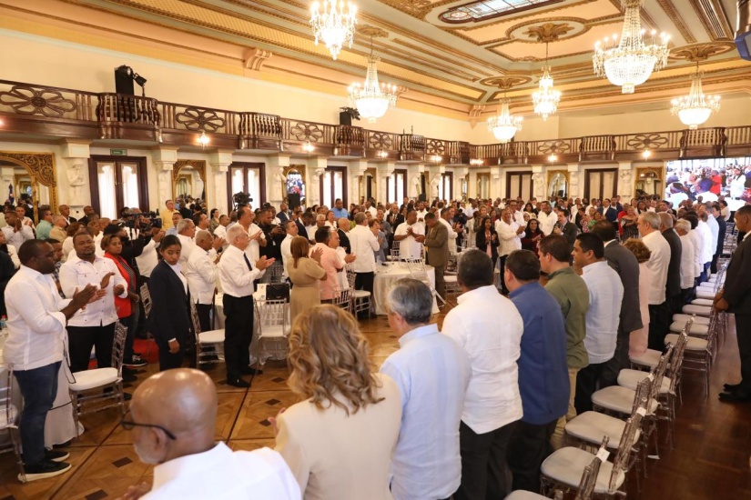 presidente Abinader se reune representantes de juntas de vecinos del Gran Santo Domingo y el Distrito Nacional 