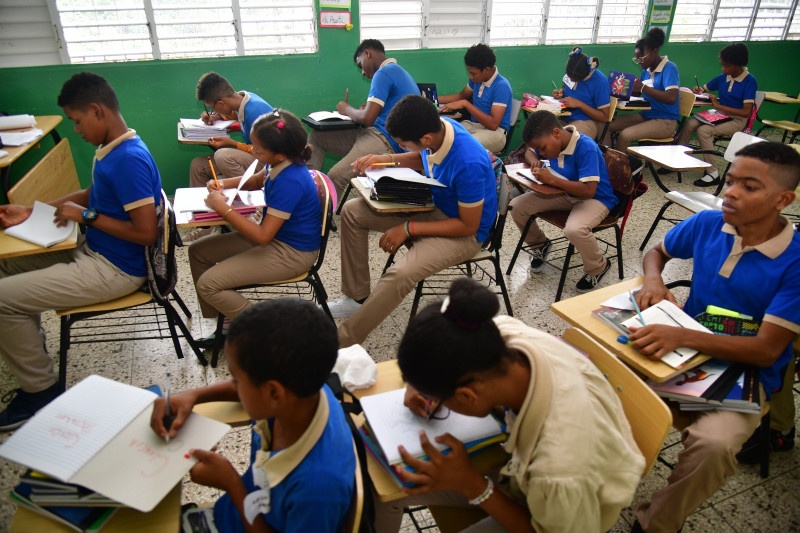 Ministerio de Educación informa el retorno a las clases este martes 7 de enero