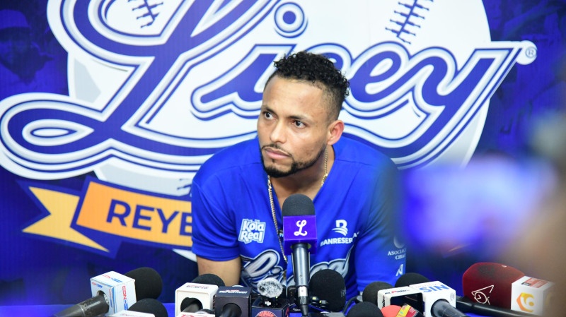 Confiscan el bate a Gustavo Núñez después del jonrón victorioso de anoche; más sobre el asunto del bate, resúmen