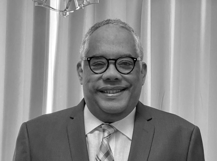 Fallece en la mañana de este lunes el periodista Máximo Manuel Pérez en la clínica Hospitén