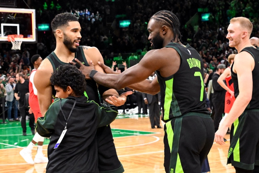 Celtics aplastan 125-71 a Toronto que suma 11 derrotas al hilo;