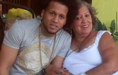 El Alfa dio a conocer el fallecimiento de su abuela Ramonita