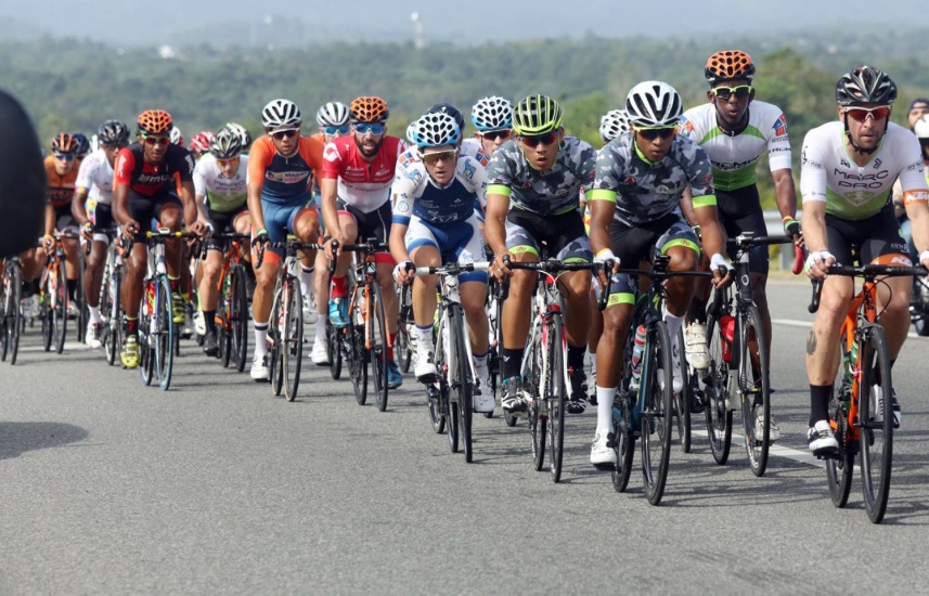 Deivy Capellán gana segunda etapa de la Vuelta Ciclista Independencia, saliendo desde la Avenida del Puerto