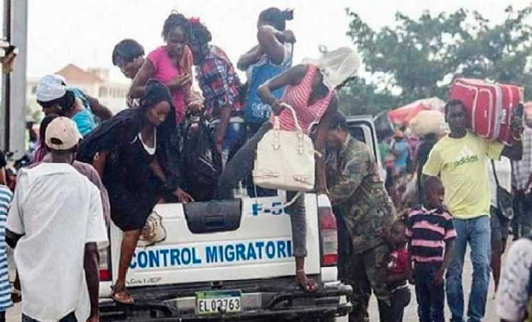 Según los registros de Migración en lo que va de este mes, han repatriado 15,343 haitianos 