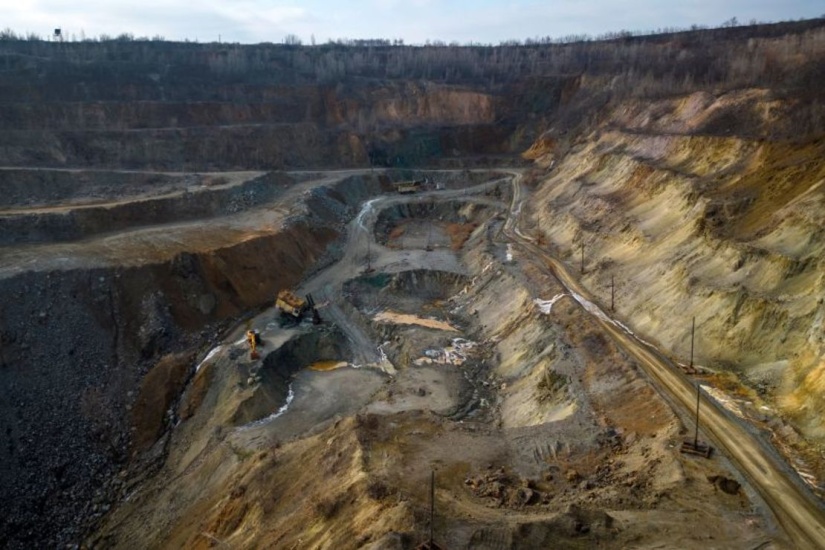 Ucrania llega a un acuerdo con EEUU sobre la extracción de tierras raras; podría firmar este viernes