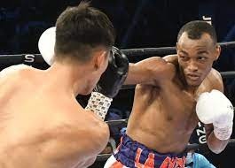 Dominicano Alberto "La Avispa" Puello  se impone por decisión dividida al español Sandor Martín y retiene su cetro de los ligeros,