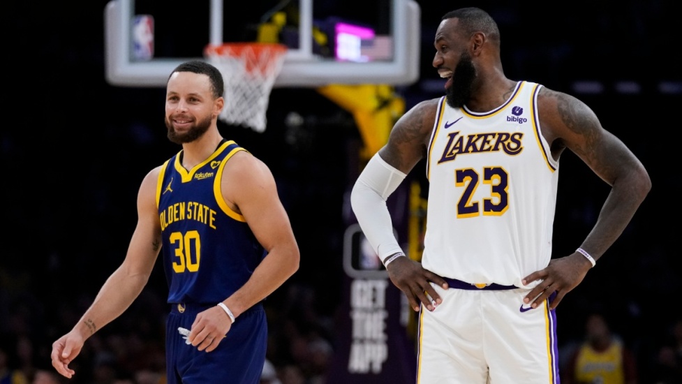 LeBron regresó pero los Lakers perdieron ante los Bulls y los Warriors extrañaron a Curry; Karl Town 31 puntos