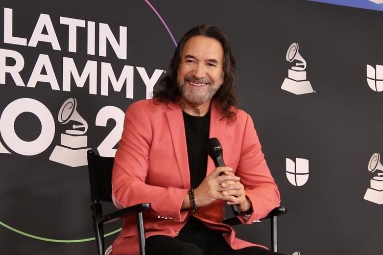 El cantautor mexicano Marco Antonio Solís ya está en el país listo para su concierto de este sábado