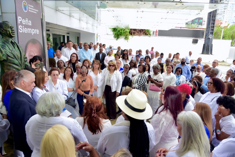 Miguel Vargas: el mejor homenaje a Peña Gómez es trabajar por el PRD y el pueblo 