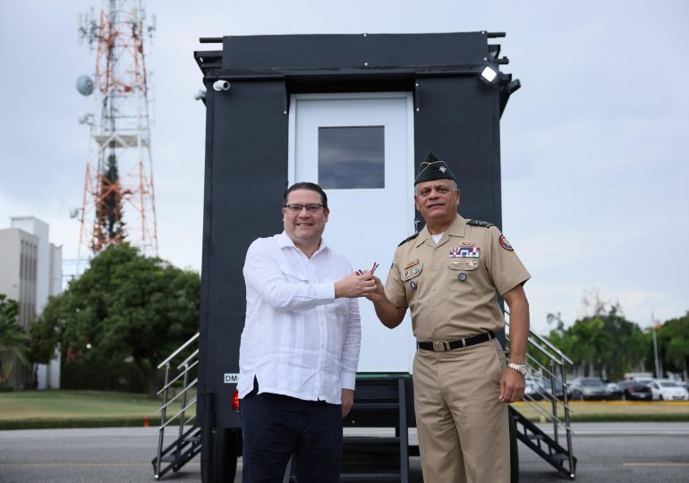  Dirección General de Aduanas dona diez unidades móviles a las Fuerzas Armadas para reforzar la vigilancia en la frontera