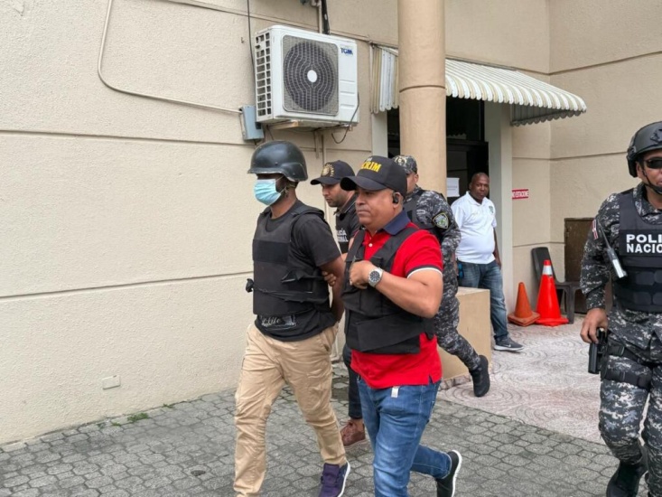 Imponen un año de prisión preventiva de medida de coerción contra el ex-miembro de la Policía acusado de un doble feminicidio.