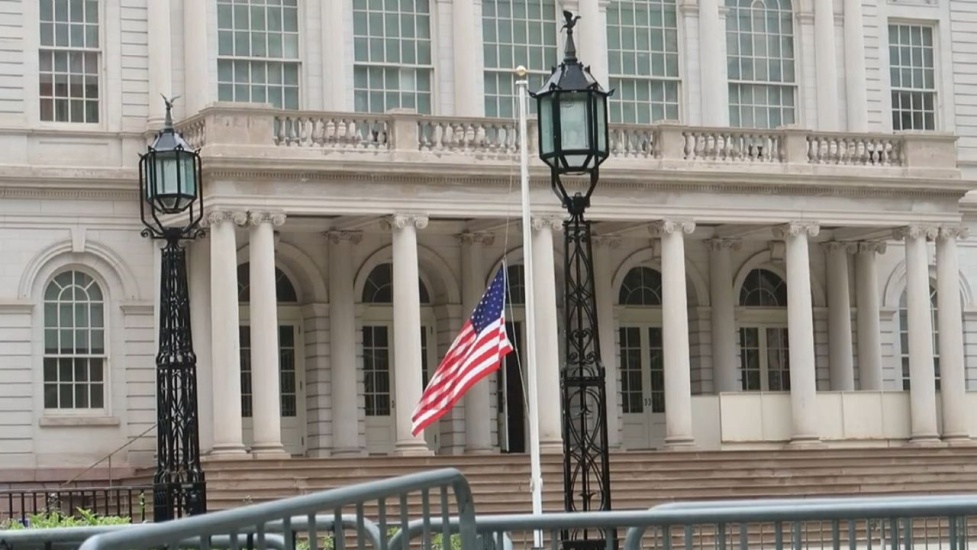 En Nueva York la bandera dominicana ondea a media asta en honor a víctimas del derrumbe en Jet Set