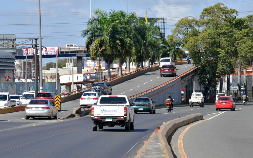 Obras Públicas informa continúa labores de mantenimiento esta semana a elevados, puentes y pasos a desnivel