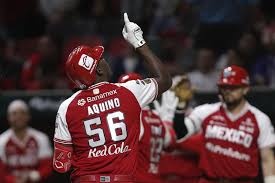 Dominicano Aristides Aquino guía triunfo de Diablos Rojos a semifinales de Liga de Campeones