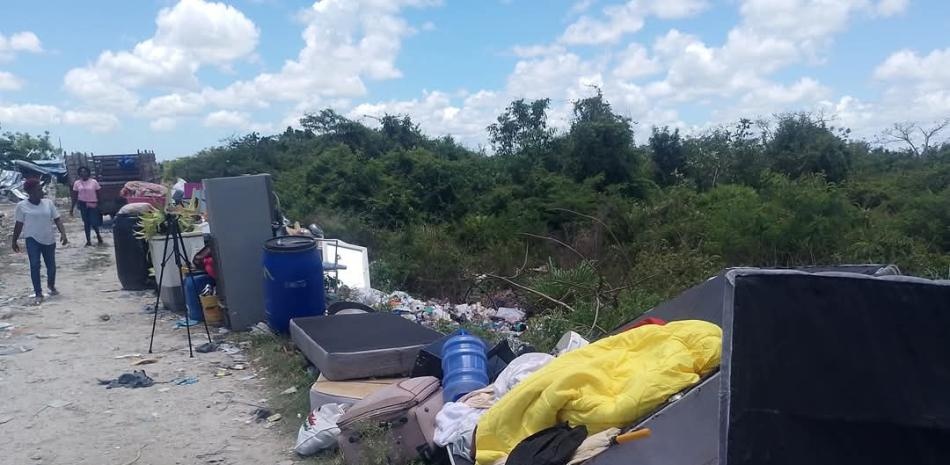 Autoridades intensifican el operativo en Mata Mosquito, Friusa, con el uso de equipos pesados para la demolición