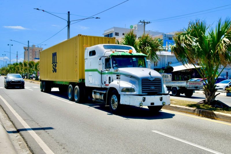  INTRANT prohibe la circulación de vehículos de carga en todo el país durante el asueto de Semana Santa 2025