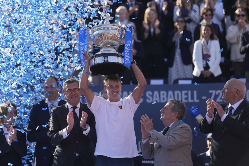 danés Holguer Rune derrota al favorito Carlos Alcaraz, y se proclamó campeón del Barcelona Open Banc Sabadell-Trofeo Conde de Godó,