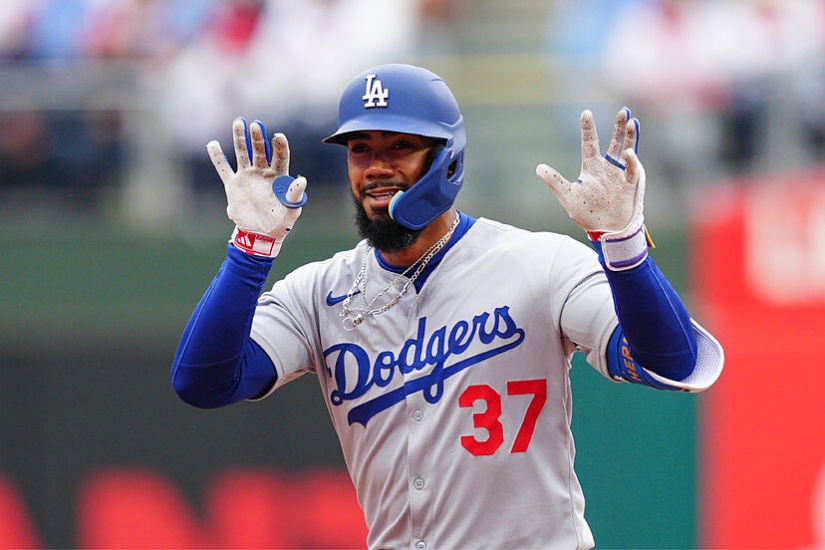 Dominicano Teoscar Hernández sigue ardiendo, pega su jonrón 200 en victoria de los Dodgers sobre los Piratas