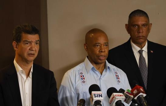 Alcalde de Nueva York dispuesto a colaborar en lo que el Gobierno dominicano "entienda prudente" en las labores de investigación de la tragedia
