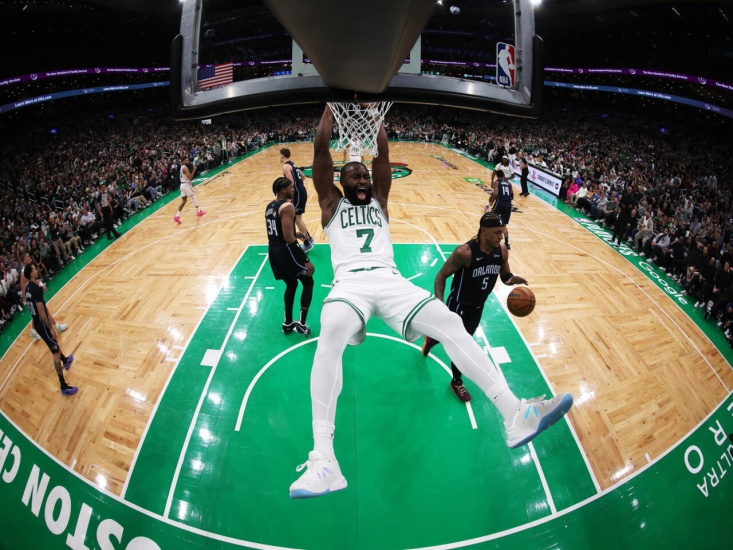 Celtics toman ventaja sobre Magic 2-0;  Rockets igualan serie ante Warriors, Cleveland vence a Heat, resúmen 