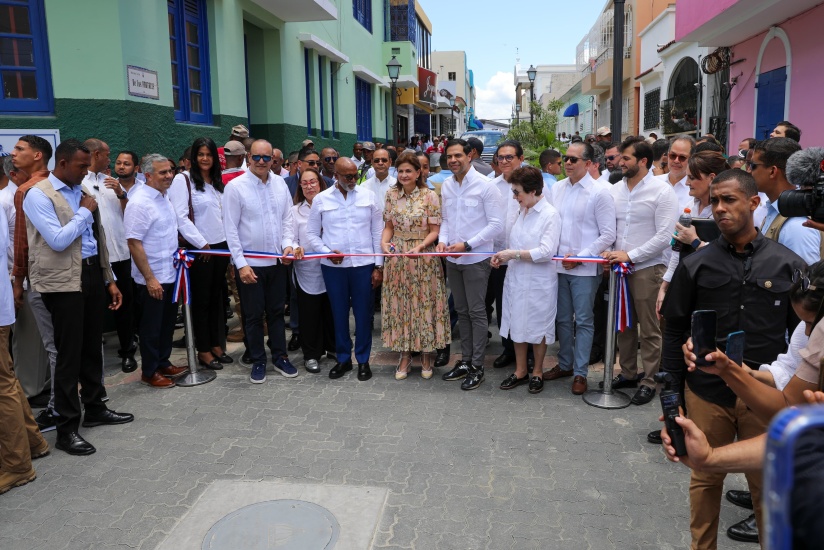 Vicepresidenta inaugura obras en el Centro Histórico de Santiago