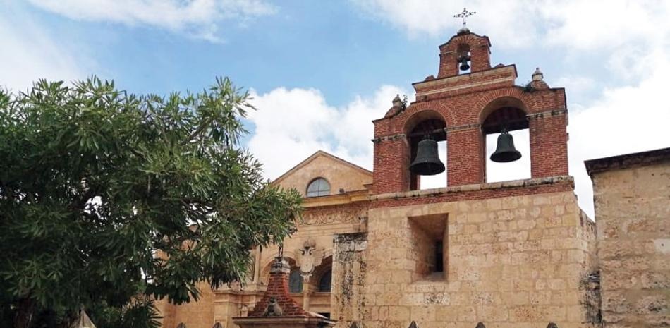 Tras anuncio del nuevo papa suenan las campanas en la Catedral Primada de América
