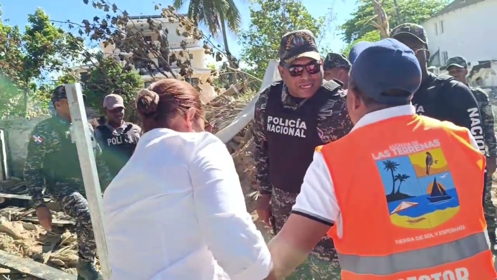 Las Terrenas en el ojo del huracán, apagón en medio de protestas y disturbios por desalojo