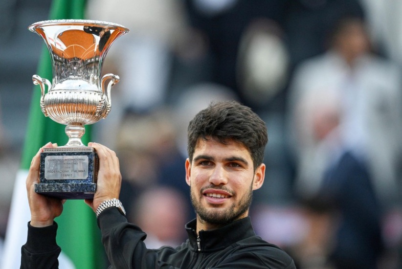  Carlos Alcaraz elimina a  Jannik Sinner y gana por primera vez el Masters 1000 de Roma