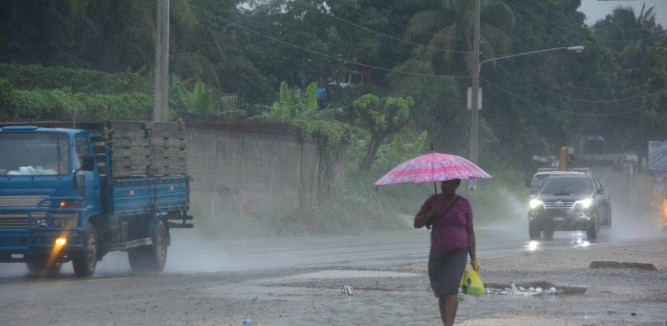 Meteorología dice continuarán las lluvias este sábado generada por una vaguada aguaceros