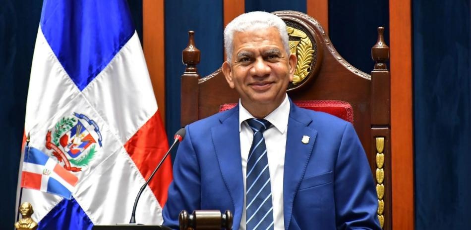 Presidente del Senado favorece crear Ministerio de la Familia; se cae intento de creación de ministerio del hombre