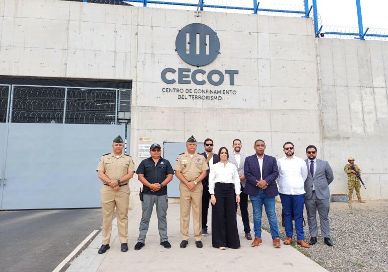 Ministro de Defensa de la República Dominicana realizó una visita oficial a El Salvador y se reúne con su homólogo